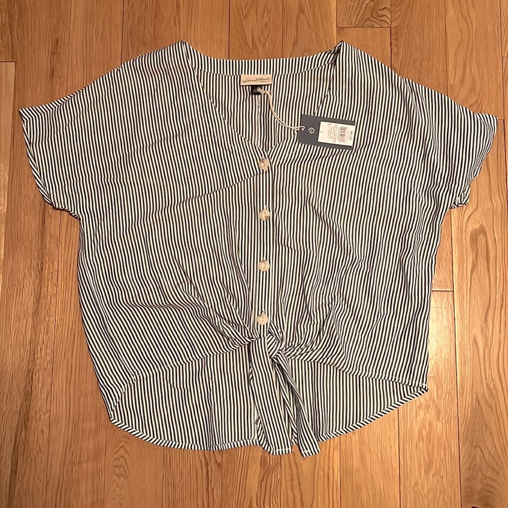 NWT Universal Thread Blue Stripped button down blouse L
